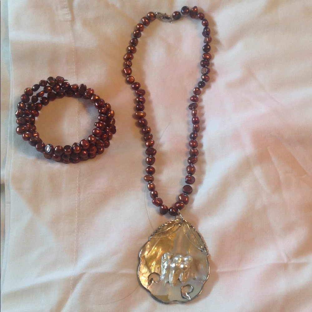 Freshwater pearl and shell necklace and bracelet